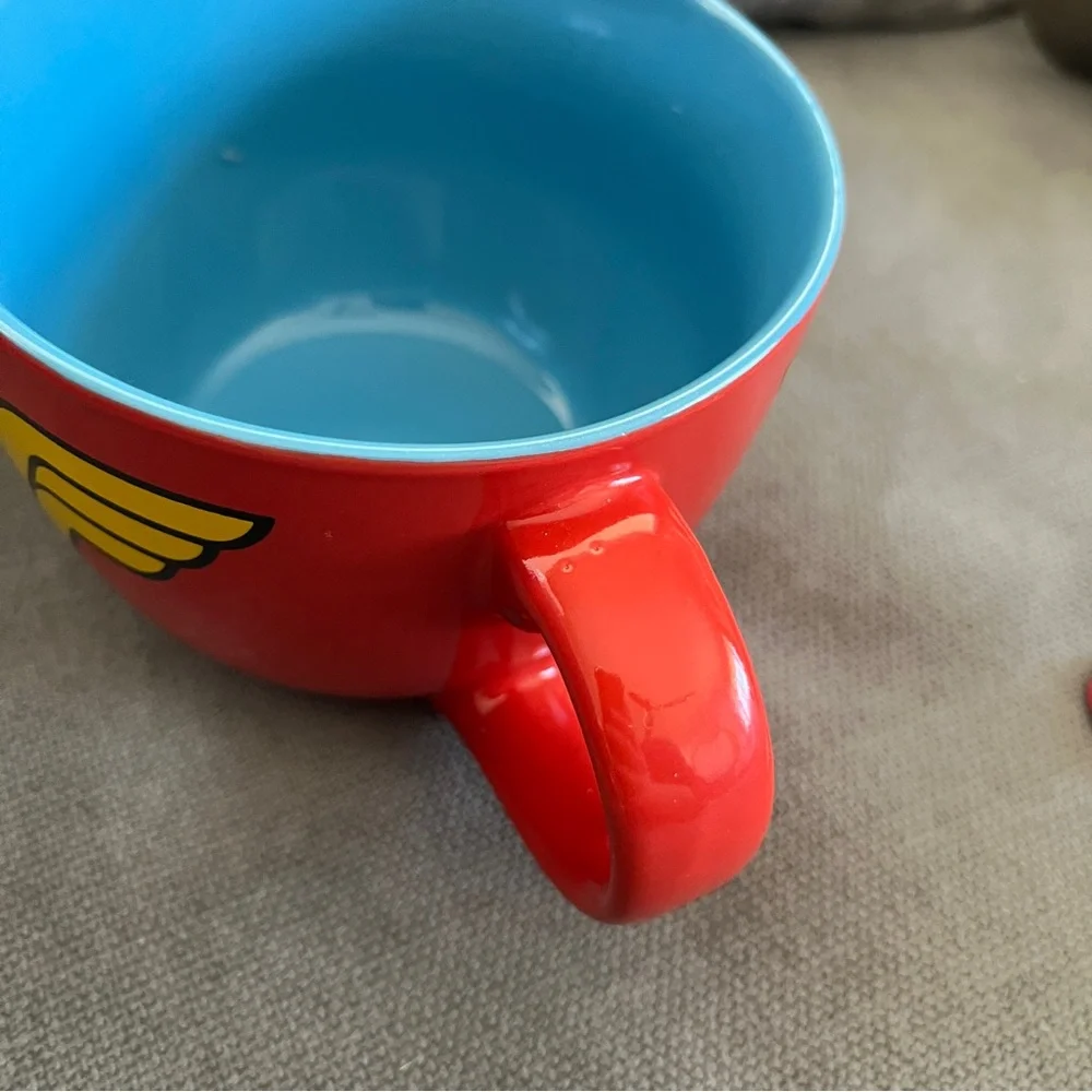 NWOT Iconic Wonder Woman Logo Red Blue Yellow 24 oz Ceramic Mug and Bonus Pins